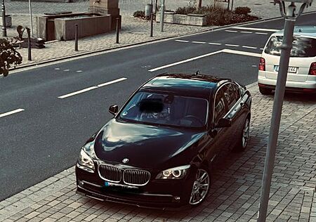 BMW 750i - v8 2009