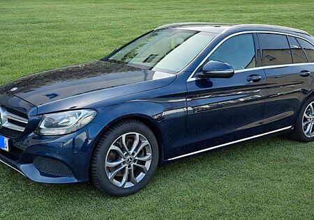 Mercedes-Benz 300 C T Avantgarde S205