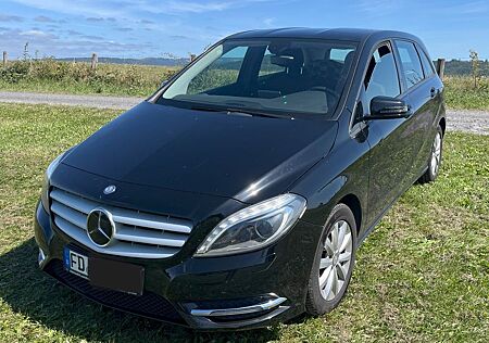 Mercedes-Benz B 200 CDI, AHK, SHZ, Tempomat,Navi,Tüv07/2027