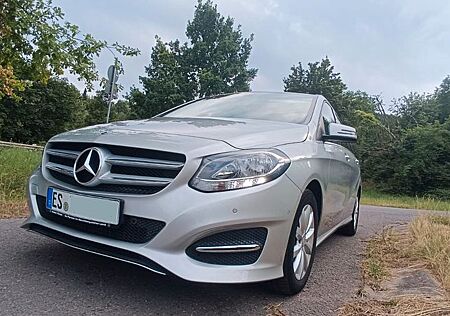 Mercedes-Benz B 180 Automatik Modelljar 2018