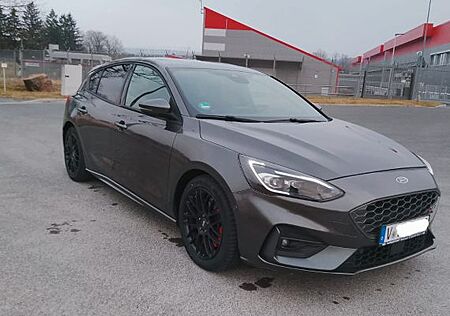 Ford Focus 2,3 EcoBoost ST Styling-Paket