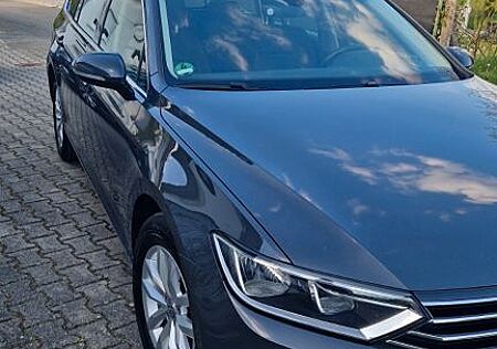 VW Passat Variant Volkswagen 2.0 TDI Comfortline Variant C...