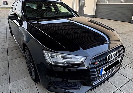 Audi S4 Avant 3.0 TFSI quattro