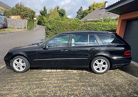 Mercedes-Benz E 280 4MATIC T AVANTGARDE Service neu