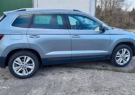 Skoda Karoq 1.6 TDI DSG Style*StHz*SchWipp*Keyless*MEM