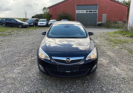 Opel Astra J Lim. 5-trg. Edition