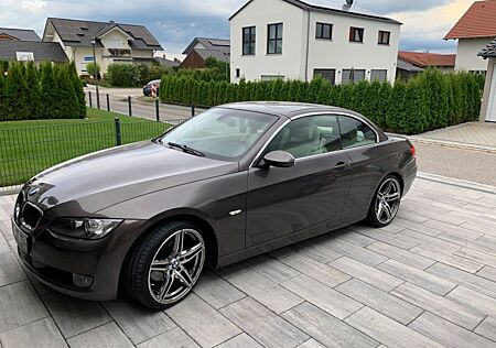 BMW 320d E93//Xenon//Top Gepflegt//Navi//