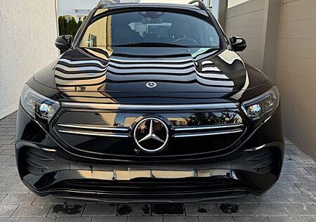 Mercedes-Benz EQB Mercedes 300 4MATIC AMG Line sehr gepflegt