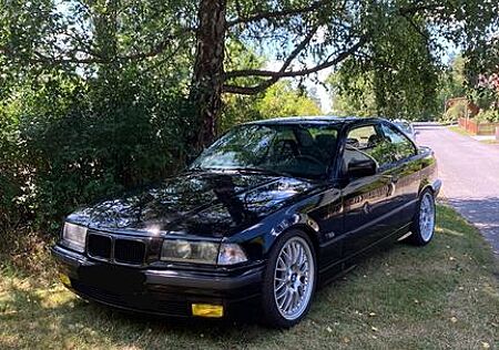 BMW 316i Coupe