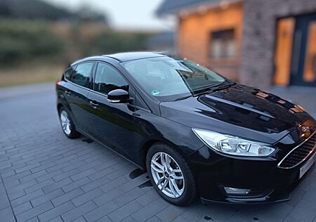 Ford Focus 1.5TDCi 88kW DPF Titanium Titanium