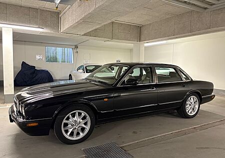 Jaguar XJ XJ8 4.0 V8 Executive*1.Hd*alle Extras**Historie