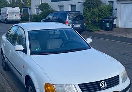 VW Passat Volkswagen 1.8 Benzin Automatik | 2. Hand | Top gepf