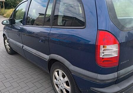 Opel Zafira 1.6 -