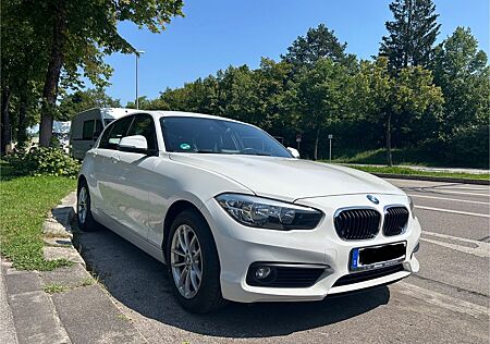 BMW 118i Advantage Alpinweiß + SZH/in tollen Zustand