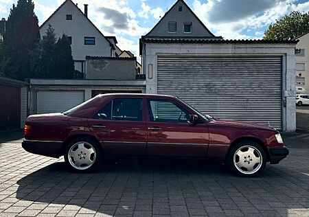 Mercedes-Benz 300 E-24