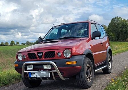 Nissan Terrano 2.4 -