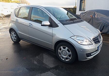 Mercedes-Benz A 180 Autotronic - Rentnergepflegt!