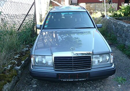 Mercedes-Benz 200 200TE,KLR,ESSHD,ZV,COLOR,MET.,ABS,RC,ALU,MAL,ATA