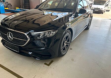 Mercedes-Benz E 220 d T Aut.AMG AHK*Distronic.Night.Paket.Kam.