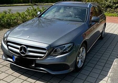 Mercedes-Benz E 220 E 220d T Autom. ,Ambiente , Ahk sehr gepflegt