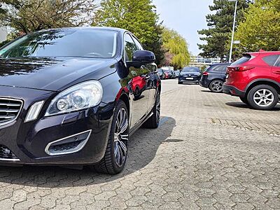 Volvo S60 2.0 T*NAVI*LEDER*KAMERA*ACC*SHZ*PDC*XE