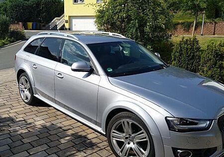 Audi A4 Avant quattro S line Garantie AHK ZR NEU