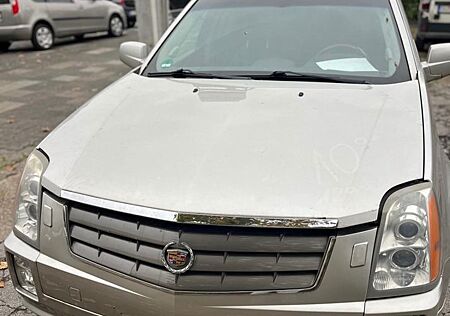 Cadillac SRX 8 Zyl. 4X4 Automatik mit LPG