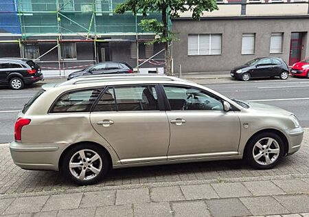 Toyota Avensis Combi 2.0 D-4D -