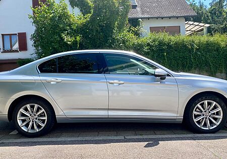 VW Passat Volkswagen 2.0 TDI DSG Comfortline 17 Reifen