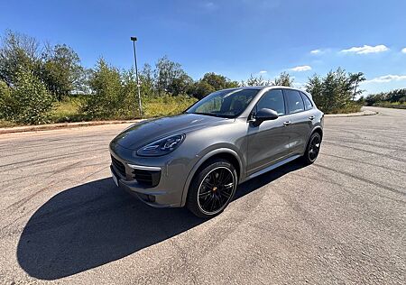 Porsche Cayenne S Diesel /Sport Design/LED/Pano/V8