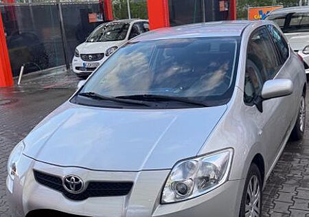 Toyota Auris 1.4 VVT-i -