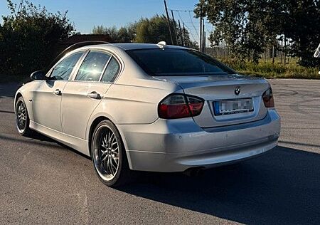 BMW 325i - e90 Limousine 218PS