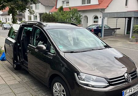 VW Sharan Volkswagen 2.0 TDI SCR DSG Trendline Trendline