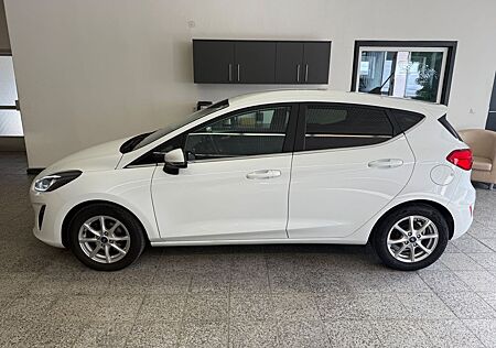 Ford Fiesta Titanium Top HU Neu