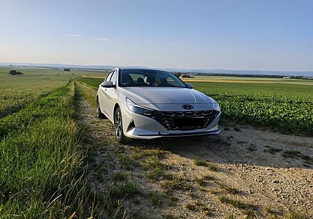 Hyundai Elantra 2023 1,6 CVT Bose LED