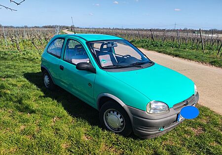 Opel Corsa 1.2, Rentnerfahrzeug, 47800 km, TÜV neu
