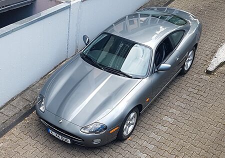 Jaguar XK8 Coupe - 1.Hd