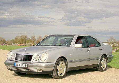 Mercedes-Benz E 430 Designo, AHK, Service Neu! TÜV 3/27!!!