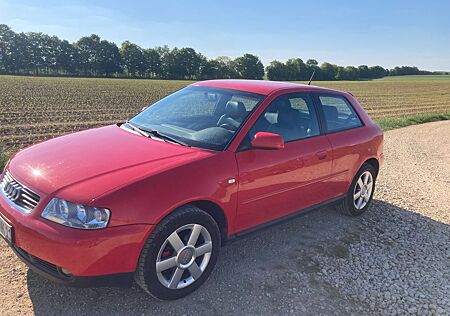 Audi A3 1.6 Sondermodell FC Bayern München