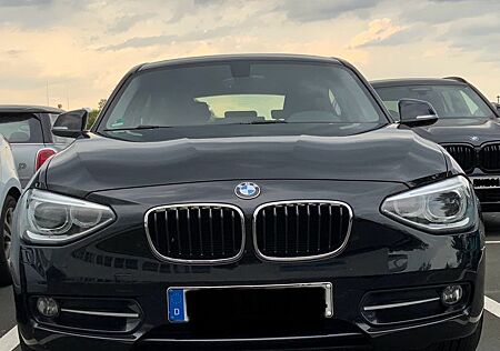 BMW 116i Sport Line 5-Türer mit Schiebedach