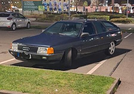 Audi 100