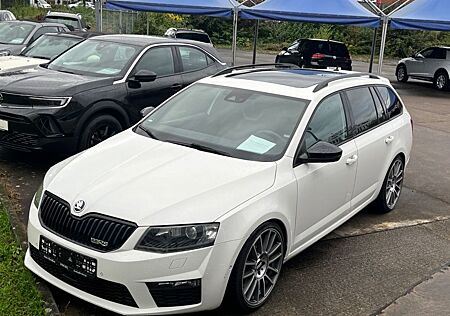 Skoda Octavia Combi RS AUT/NAVI/STANDHEIZ/ACC/DACH/AHK