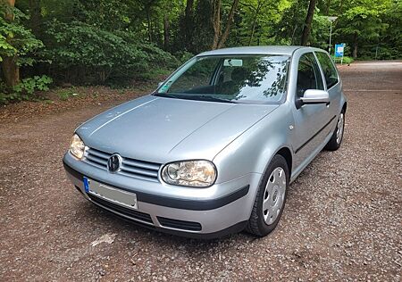 VW Golf Volkswagen 1.4 Basis TÜV'27