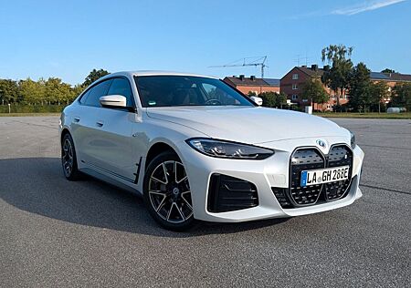 BMW i4 eDrive35 M Sport AHK H&K Head Up 8-Fach B.
