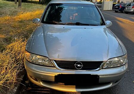 Opel Vectra 1.6 -