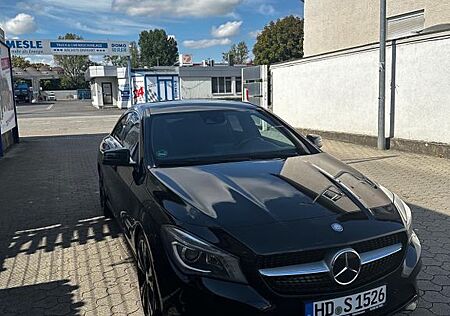 Mercedes-Benz CLA 180 -