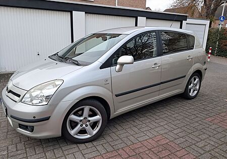 Toyota Corolla Verso 1.8-l-VVT-i Edition 7-Sitzer E...