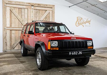 Jeep Cherokee - XJ - Sport - Low milage