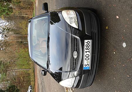 Kia Rio 1.4, 5-Gang, Ledersitze, 4 Winterreifen