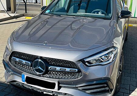 Mercedes-Benz GLA 220 d DCT -